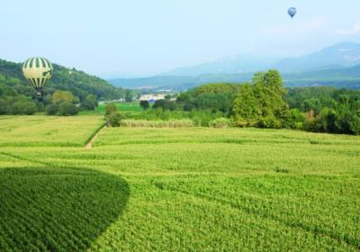 Balloon flight over volcanoes & stay over in Santa Pau