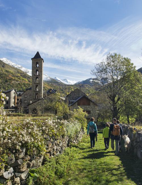 Descarrega't la guia especial de viatges de National Geographic sobre els Pirineus de Catalunya