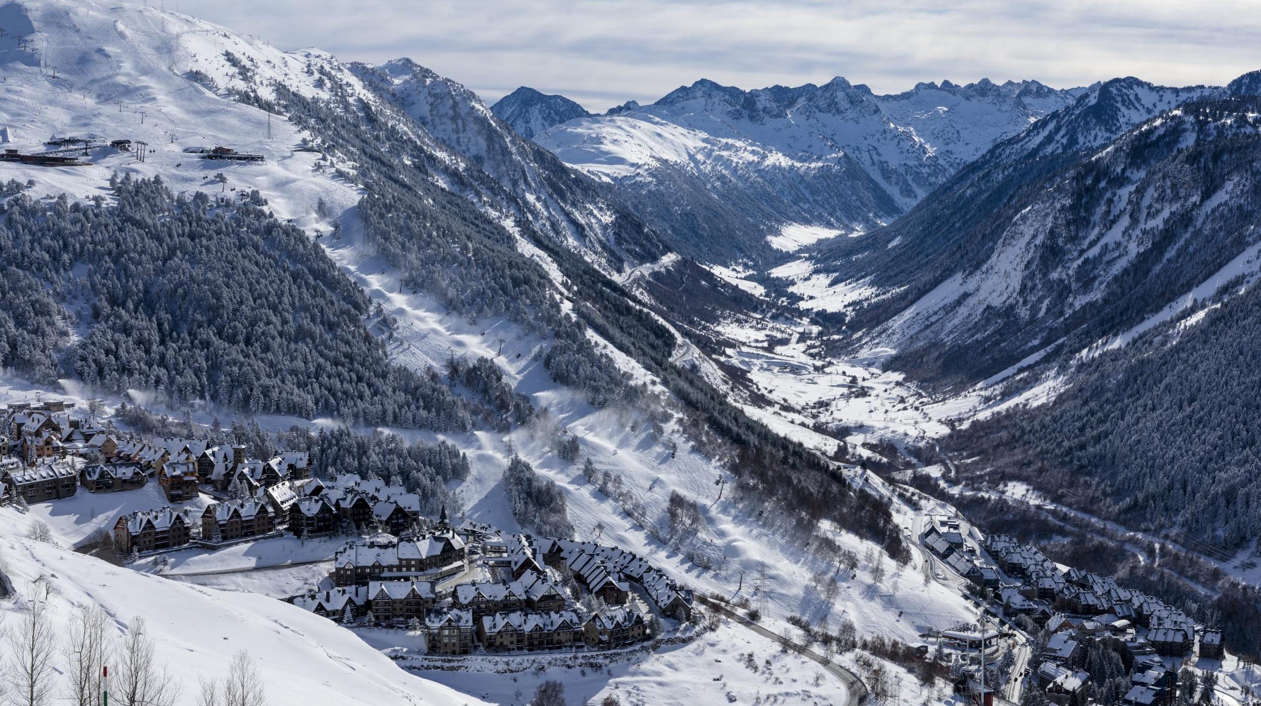 DES MONTAGNES QUI BATTENT